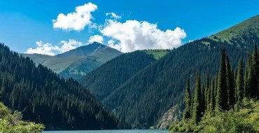 Kazakhstan or Kyrgyzstan: Where to Go for an Individual Mountain Tour?