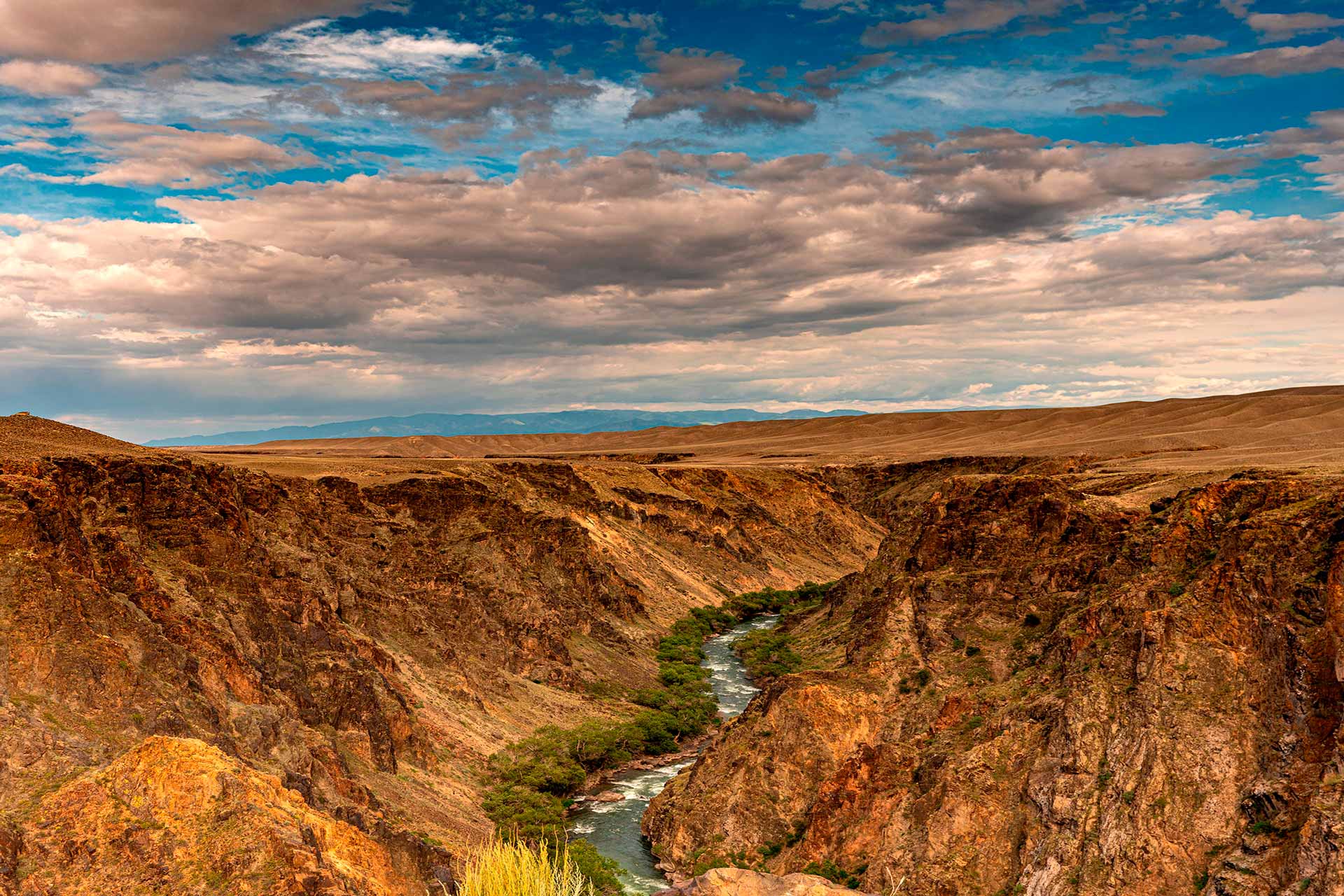 Sharyn_canyon.jpg